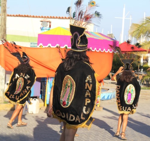 Great Cape! I wonder, does it have Magic Powers?