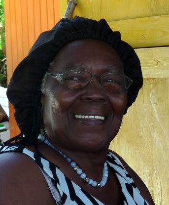 Ms Julia: bewitching smile and mischievious eyes. Lovely Lady.